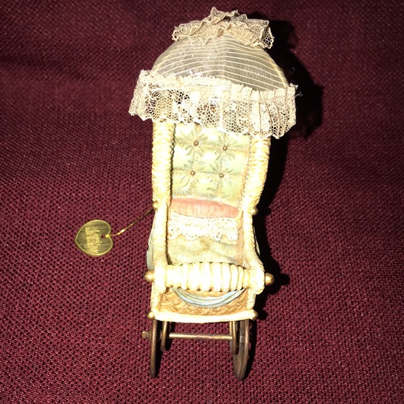 Vintage Ornament Collection Victorian Baby Buggy - Picture 3 of 5